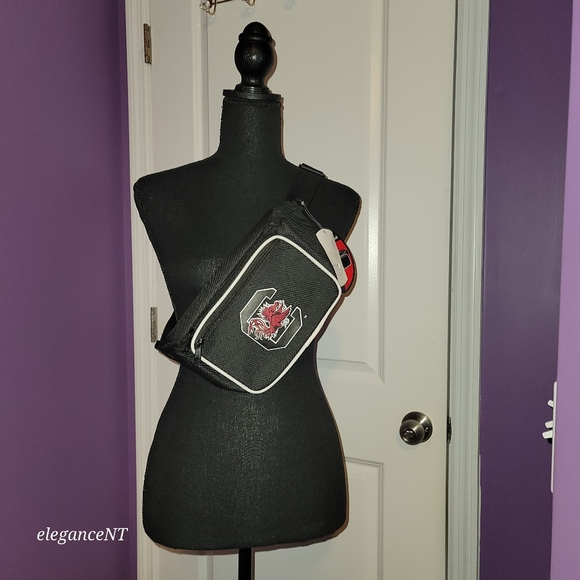 South Carolina Gamecocks Black Fanny Pack NWT - Picture 2 of 5